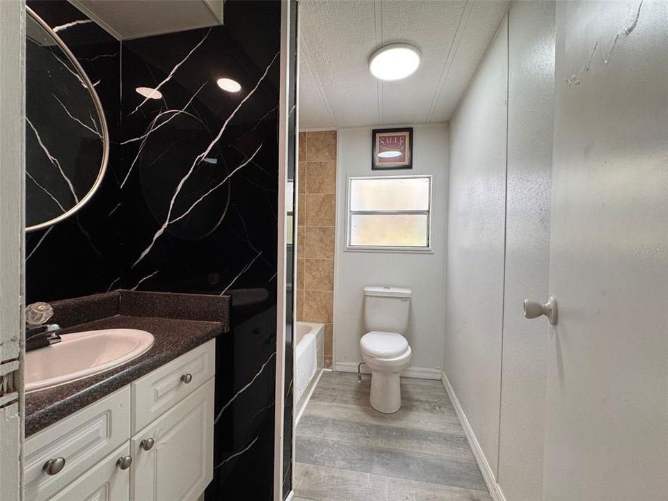 На продажу: $198,000 (2 спален, 2 ванн, 1152 Квадратных фут)