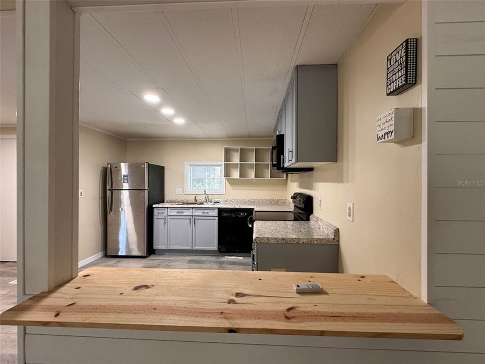 На продажу: $198,000 (2 спален, 2 ванн, 1152 Квадратных фут)