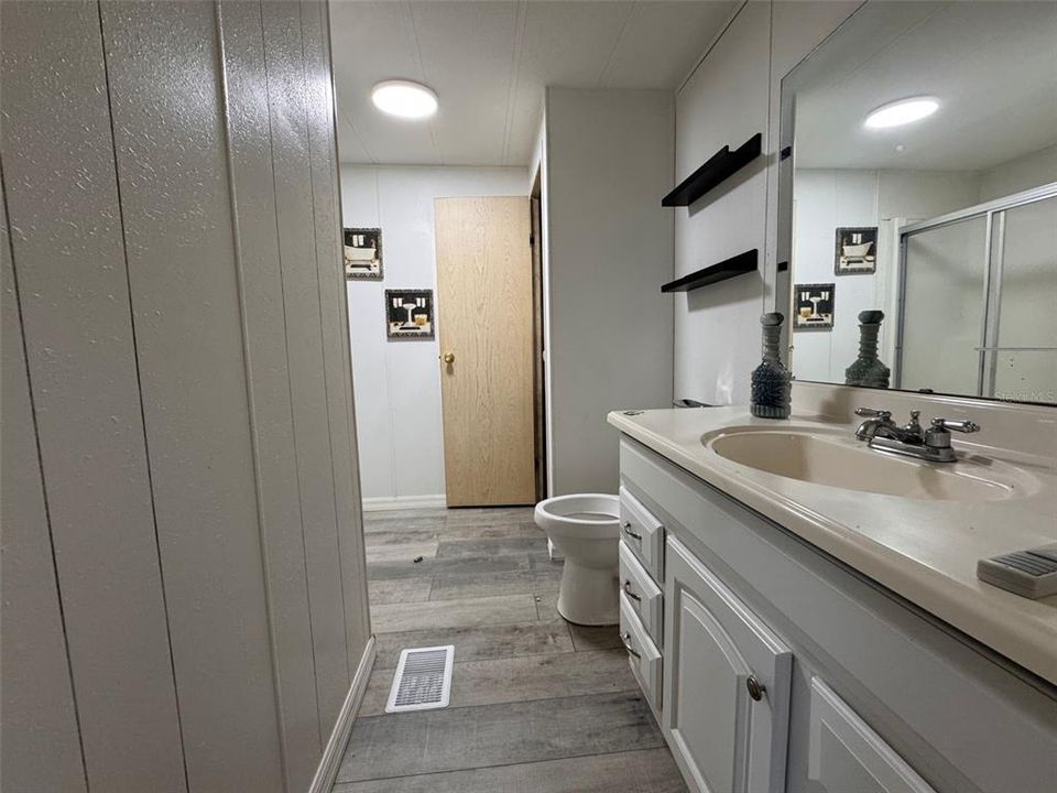 На продажу: $198,000 (2 спален, 2 ванн, 1152 Квадратных фут)