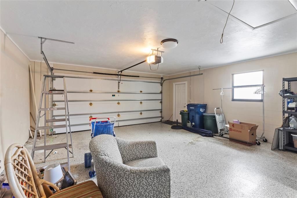 For Sale: $375,000 (2 beds, 2 baths, 2116 Square Feet)