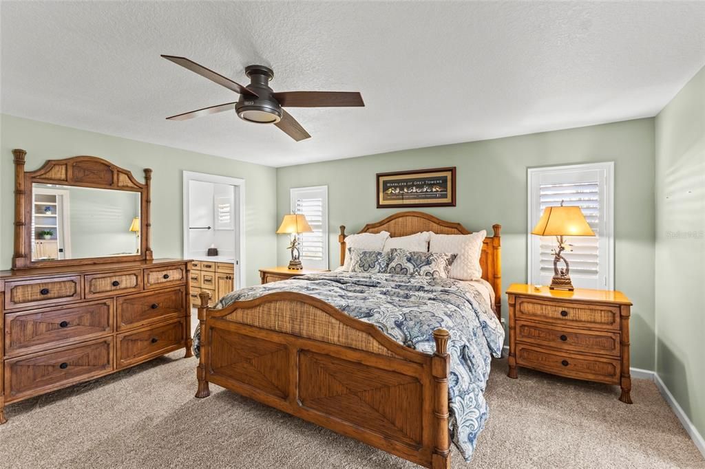 For Sale: $375,000 (2 beds, 2 baths, 2116 Square Feet)