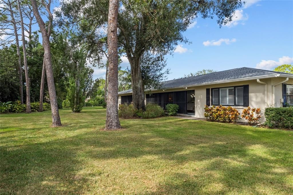 For Sale: $375,000 (2 beds, 2 baths, 2116 Square Feet)