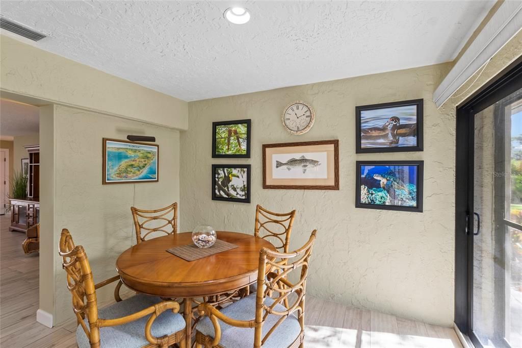 For Sale: $375,000 (2 beds, 2 baths, 2116 Square Feet)