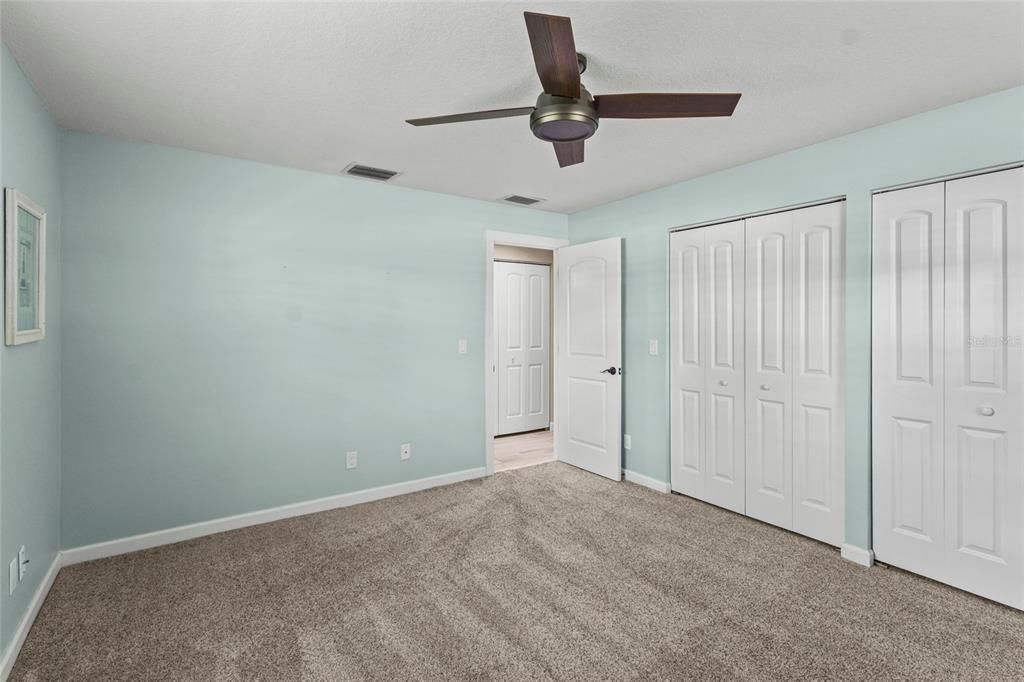 For Sale: $375,000 (2 beds, 2 baths, 2116 Square Feet)