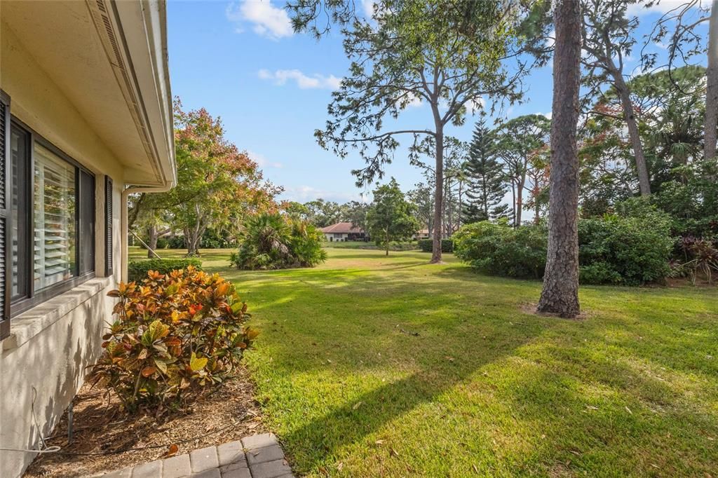 For Sale: $375,000 (2 beds, 2 baths, 2116 Square Feet)