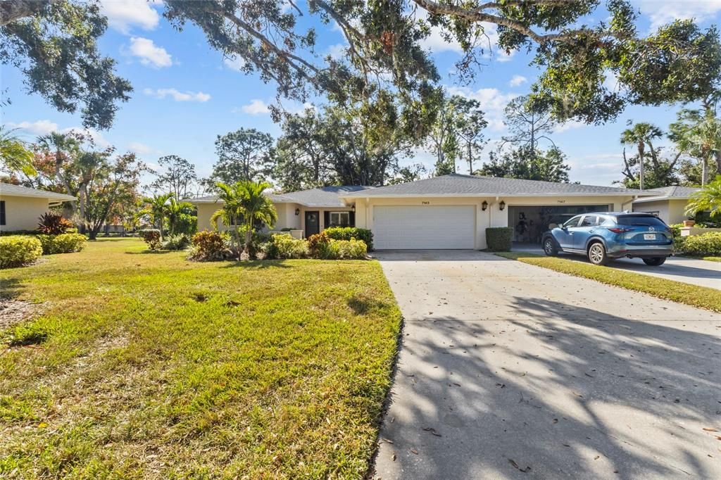 For Sale: $375,000 (2 beds, 2 baths, 2116 Square Feet)