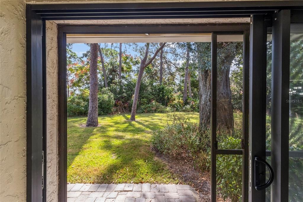 For Sale: $375,000 (2 beds, 2 baths, 2116 Square Feet)