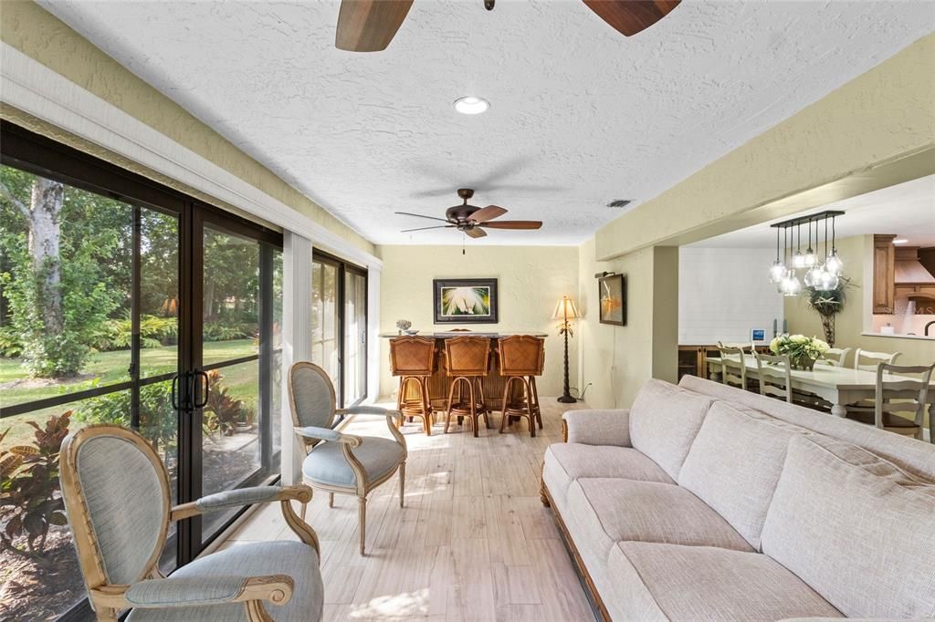 For Sale: $375,000 (2 beds, 2 baths, 2116 Square Feet)