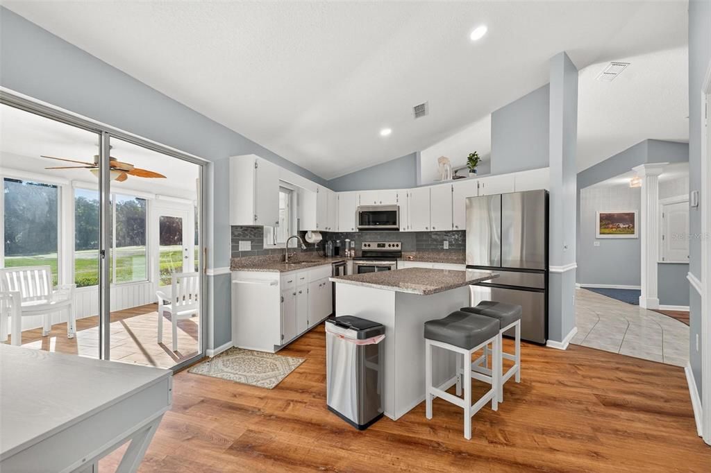 出租: $2,950 (3 贝兹, 2 浴室, 1704 平方英尺)