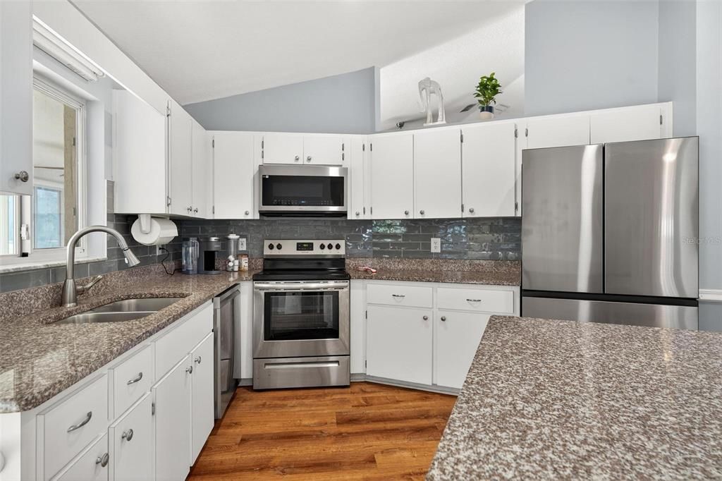 出租: $2,950 (3 贝兹, 2 浴室, 1704 平方英尺)