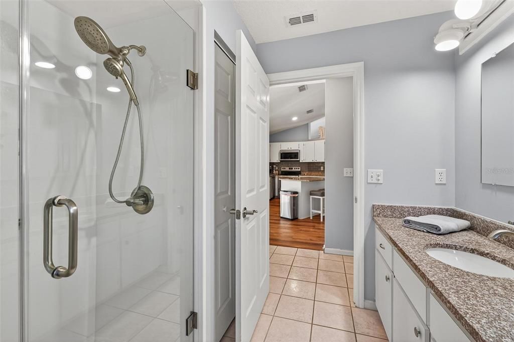 出租: $2,950 (3 贝兹, 2 浴室, 1704 平方英尺)