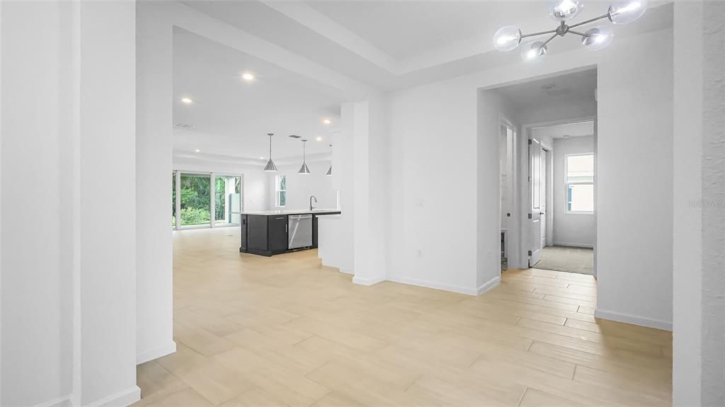 For Sale: $587,990 (3 beds, 3 baths, 2129 Square Feet)