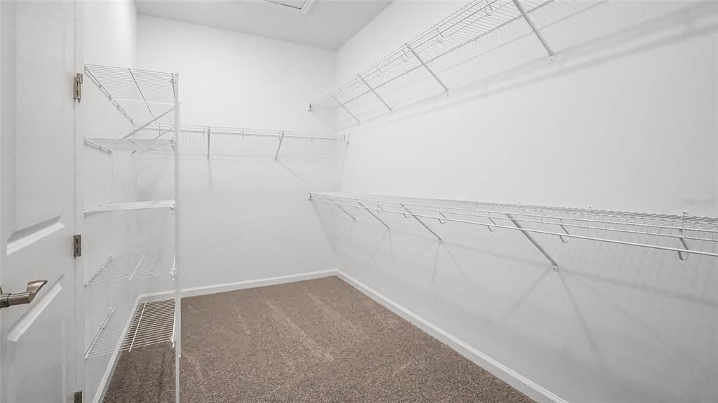 For Sale: $587,990 (3 beds, 3 baths, 2129 Square Feet)