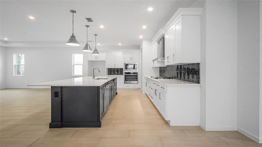 For Sale: $587,990 (3 beds, 3 baths, 2129 Square Feet)