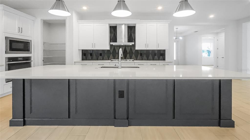 For Sale: $587,990 (3 beds, 3 baths, 2129 Square Feet)