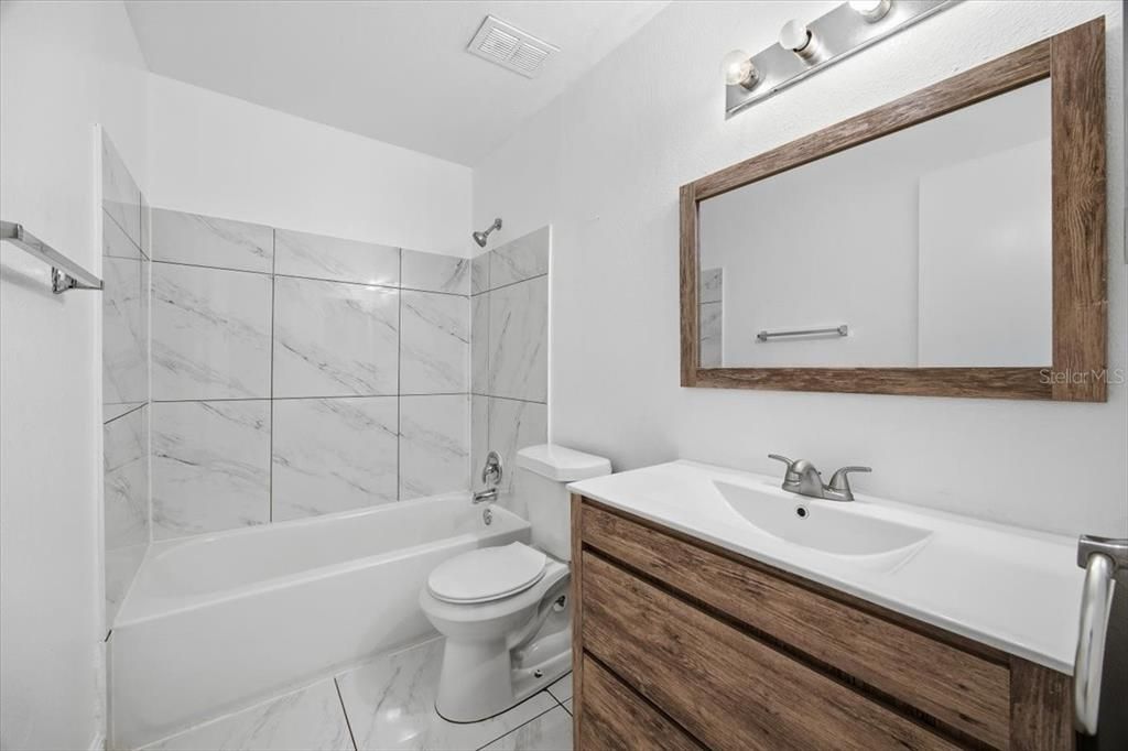 出租: $1,650 (2 贝兹, 2 浴室, 937 平方英尺)