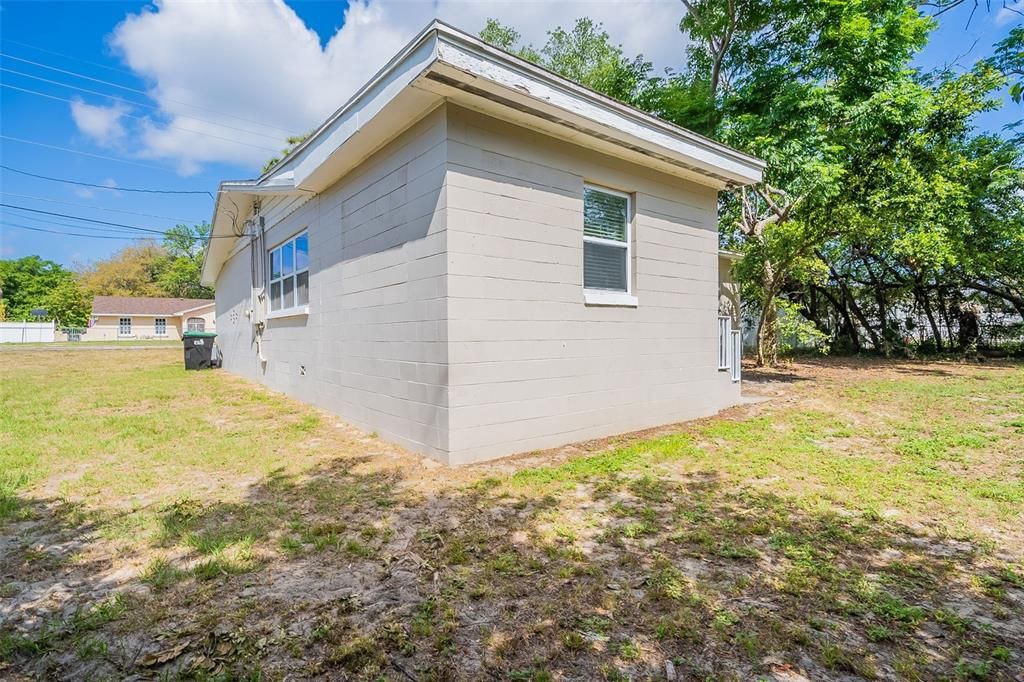 Activo con contrato: $260,000 (3 camas, 2 baños, 1108 Pies cuadrados)