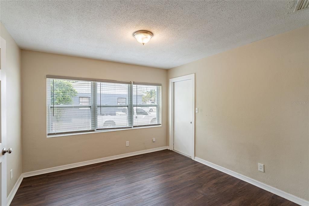 Activo con contrato: $260,000 (3 camas, 2 baños, 1108 Pies cuadrados)