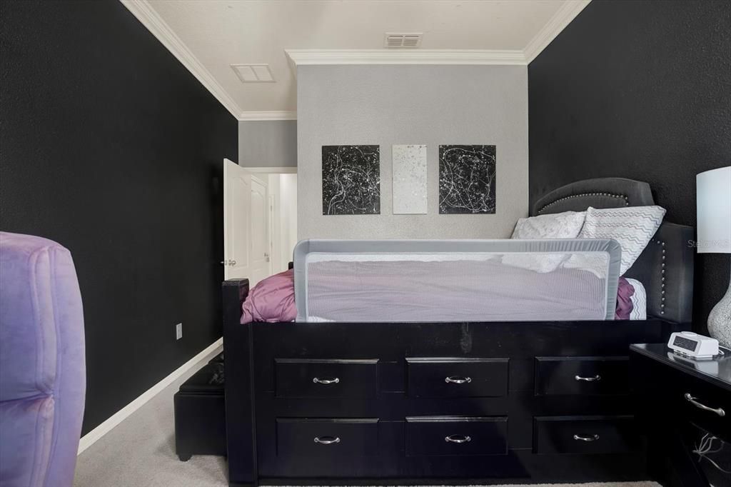 For Sale: $385,000 (4 beds, 2 baths, 2293 Square Feet)