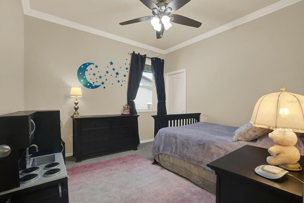 For Sale: $385,000 (4 beds, 2 baths, 2293 Square Feet)