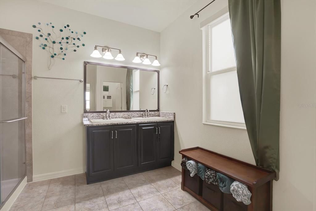 For Sale: $385,000 (4 beds, 2 baths, 2293 Square Feet)