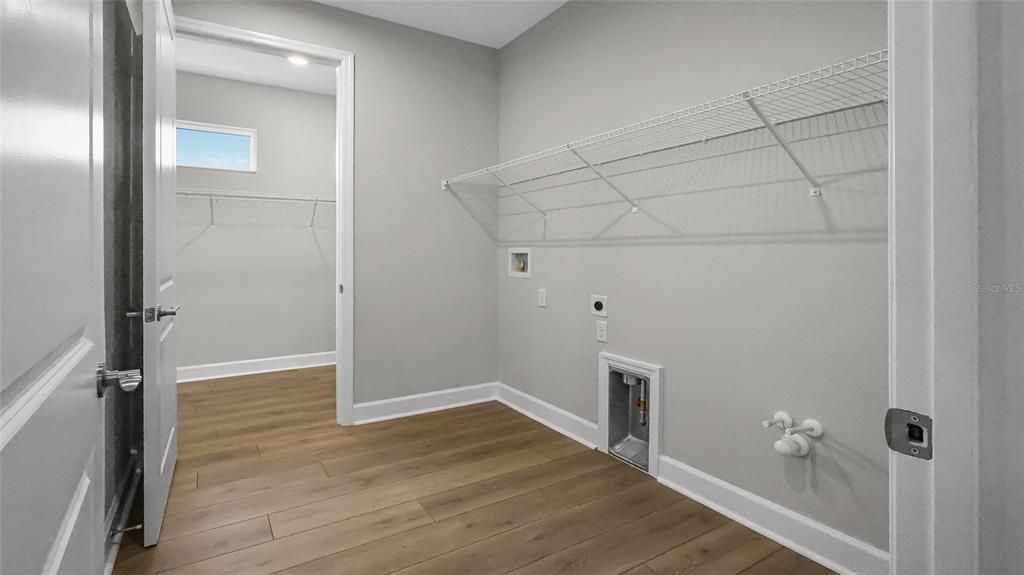 待售: $694,990 (3 贝兹, 3 浴室, 2490 平方英尺)