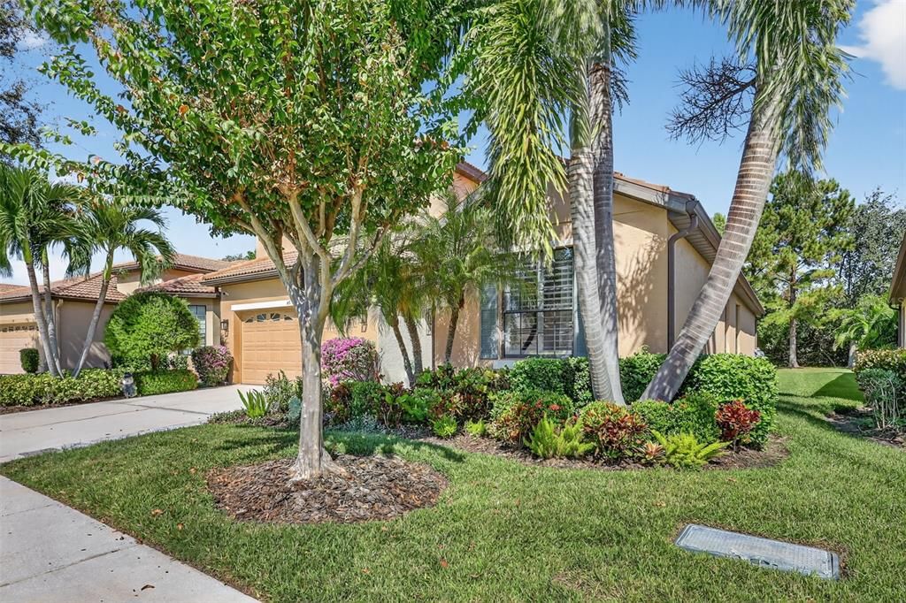 For Sale: $549,999 (3 beds, 3 baths, 2544 Square Feet)