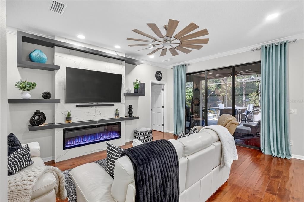 For Sale: $549,999 (3 beds, 3 baths, 2544 Square Feet)