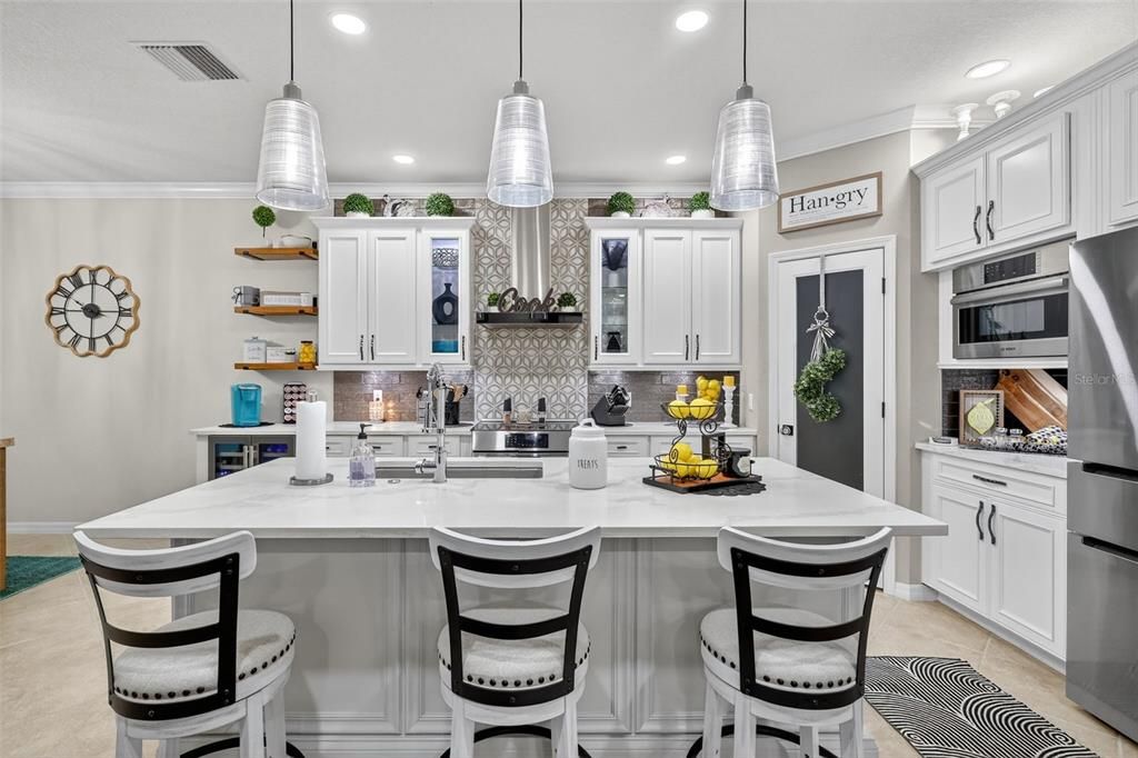 For Sale: $549,999 (3 beds, 3 baths, 2544 Square Feet)