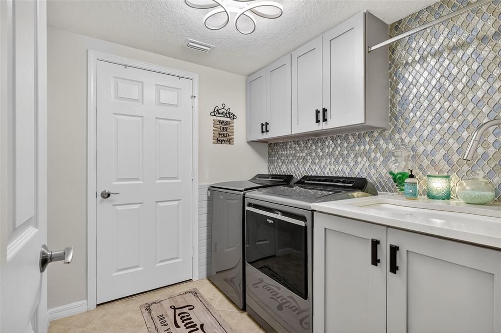 For Sale: $549,999 (3 beds, 3 baths, 2544 Square Feet)