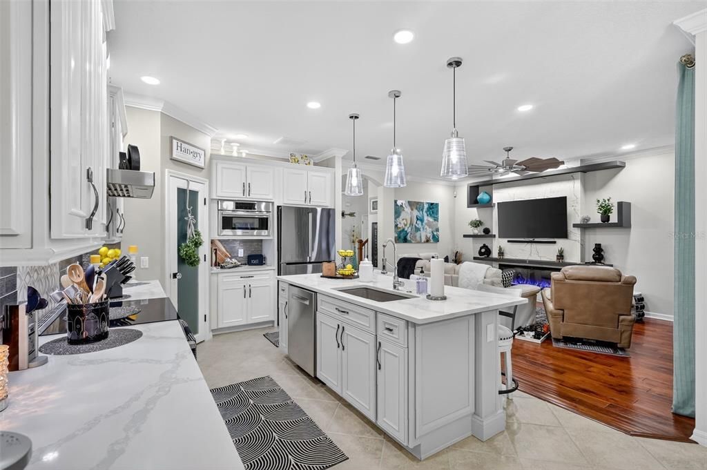 For Sale: $549,999 (3 beds, 3 baths, 2544 Square Feet)