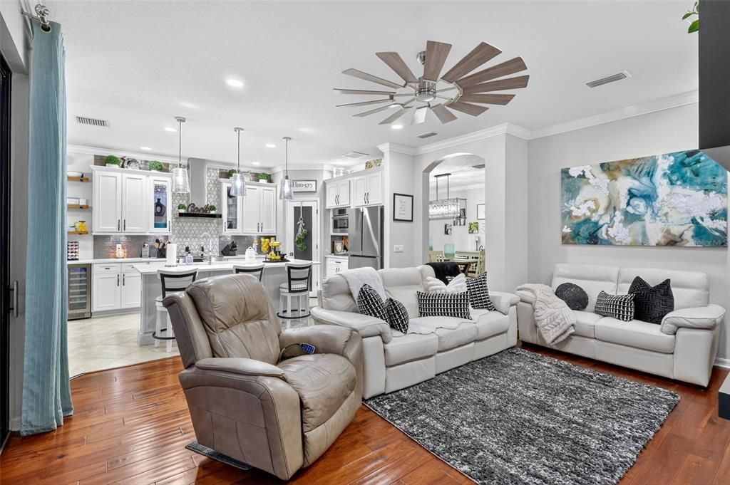 For Sale: $549,999 (3 beds, 3 baths, 2544 Square Feet)