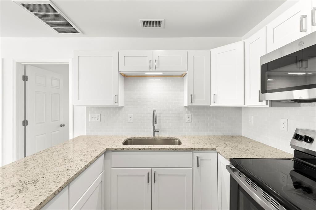 待售: $579,900 (7 贝兹, 0 浴室, 1775 平方英尺)