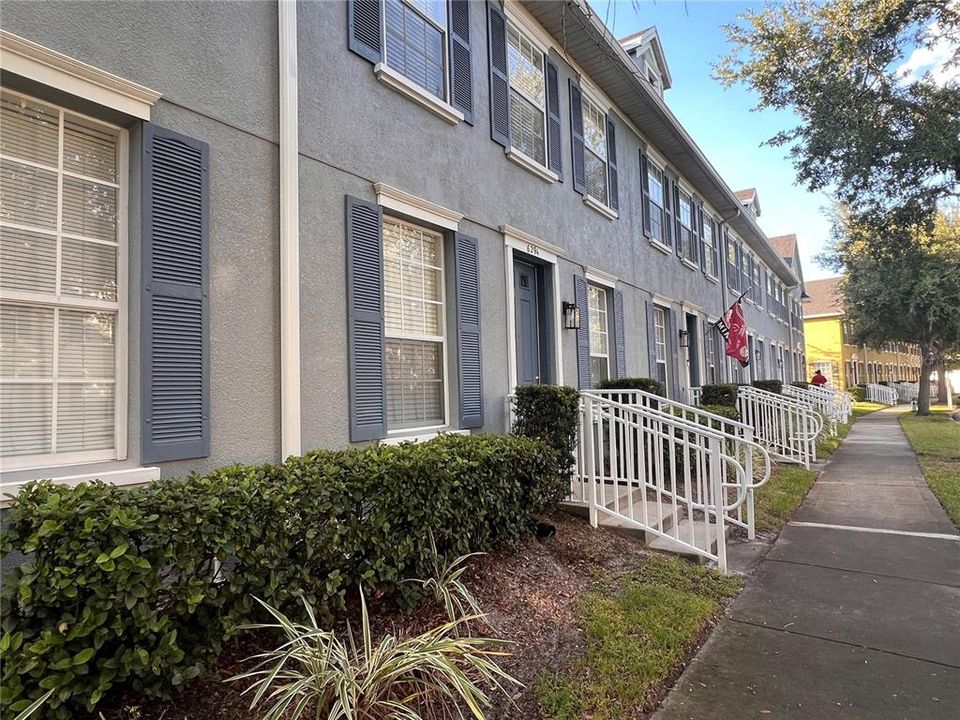 Recently Rented: $1,900 (2 beds, 2 baths, 1232 Square Feet)