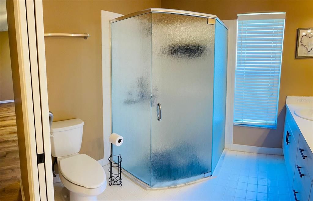 For Sale: $175,000 (2 beds, 2 baths, 1396 Square Feet)