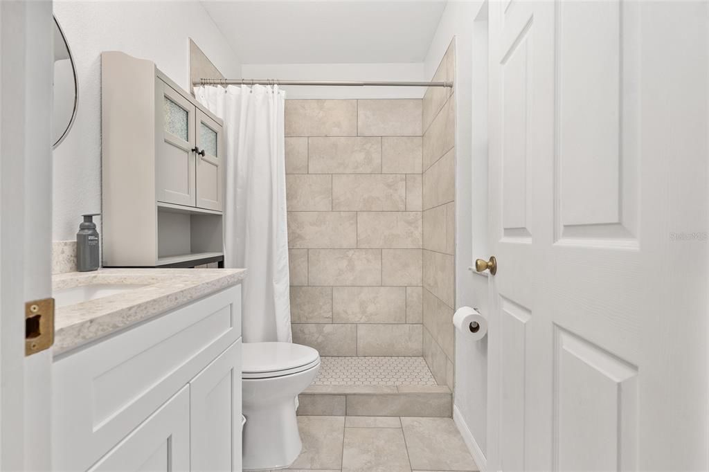 На продажу: $235,000 (3 спален, 2 ванн, 1040 Квадратных фут)