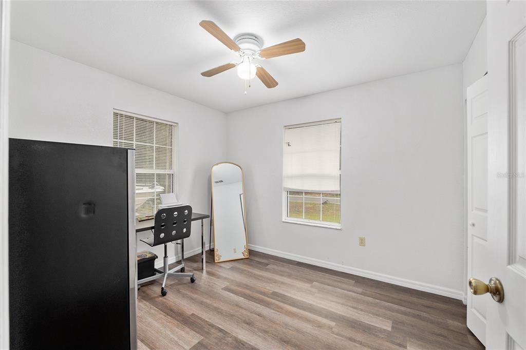 На продажу: $235,000 (3 спален, 2 ванн, 1040 Квадратных фут)