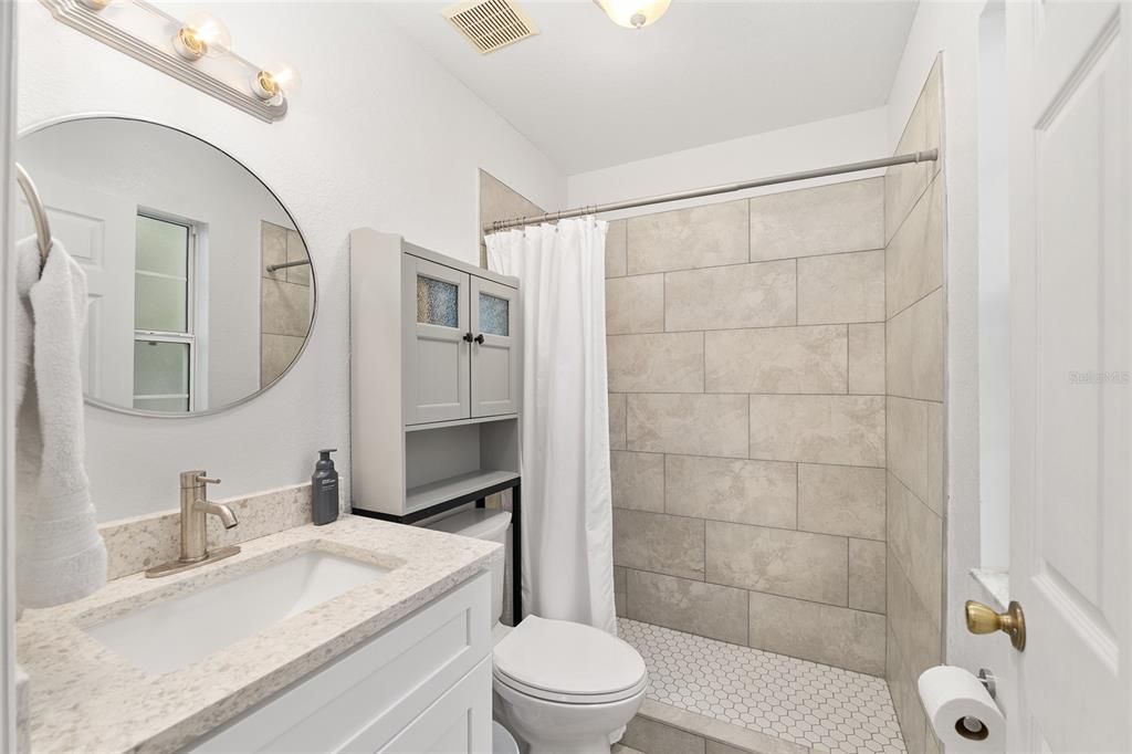 На продажу: $235,000 (3 спален, 2 ванн, 1040 Квадратных фут)