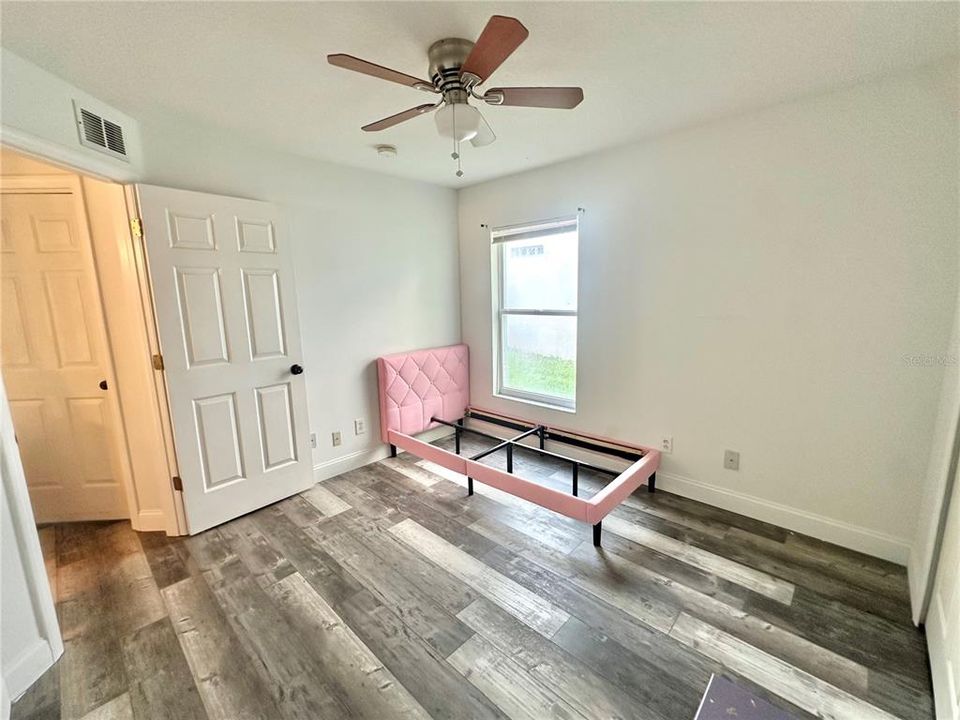 待售: $330,000 (3 贝兹, 2 浴室, 1265 平方英尺)