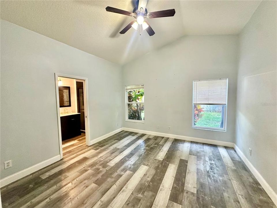 待售: $330,000 (3 贝兹, 2 浴室, 1265 平方英尺)