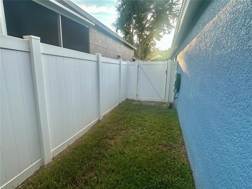 待售: $330,000 (3 贝兹, 2 浴室, 1265 平方英尺)