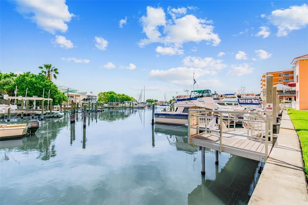 For Sale: $492,000 (2 beds, 1 baths, 770 Square Feet)