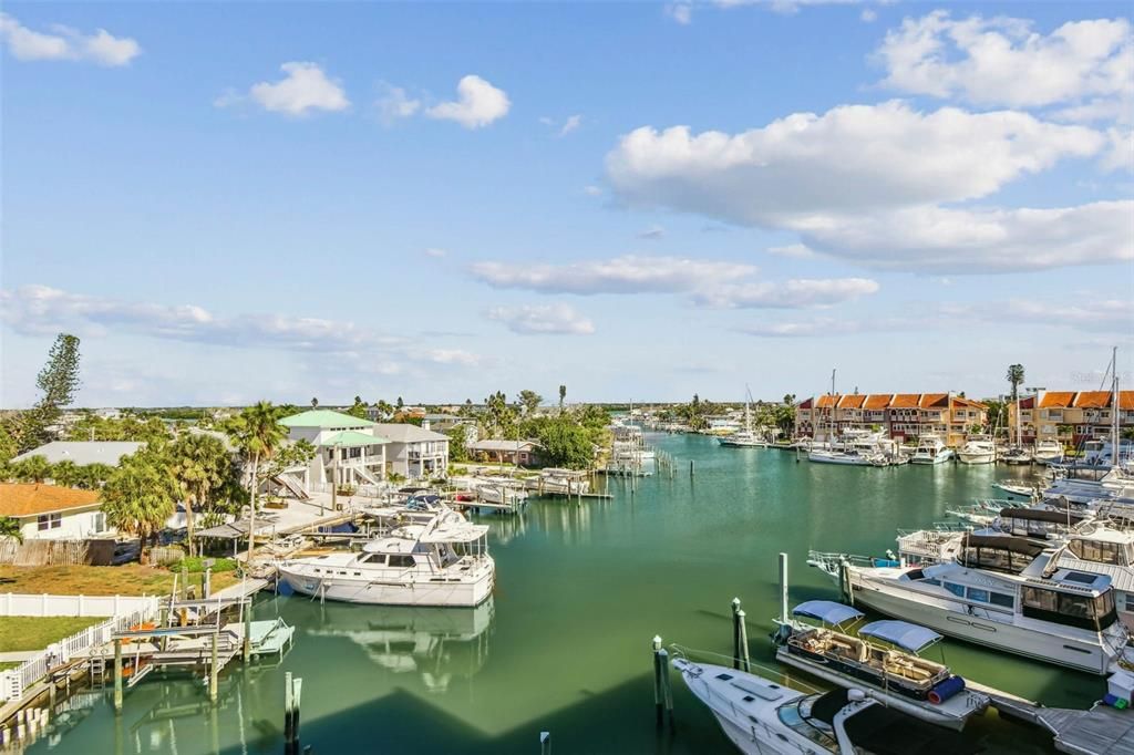 For Sale: $492,000 (2 beds, 1 baths, 770 Square Feet)