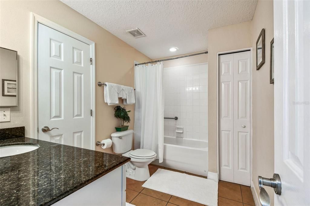 For Sale: $492,000 (2 beds, 1 baths, 770 Square Feet)