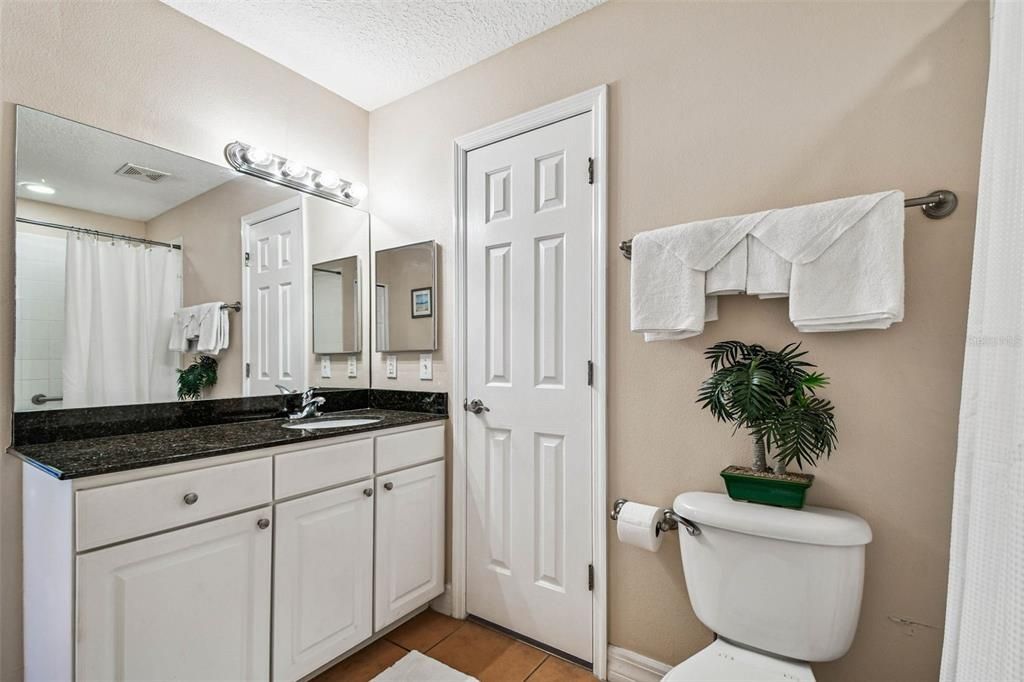 For Sale: $492,000 (2 beds, 1 baths, 770 Square Feet)