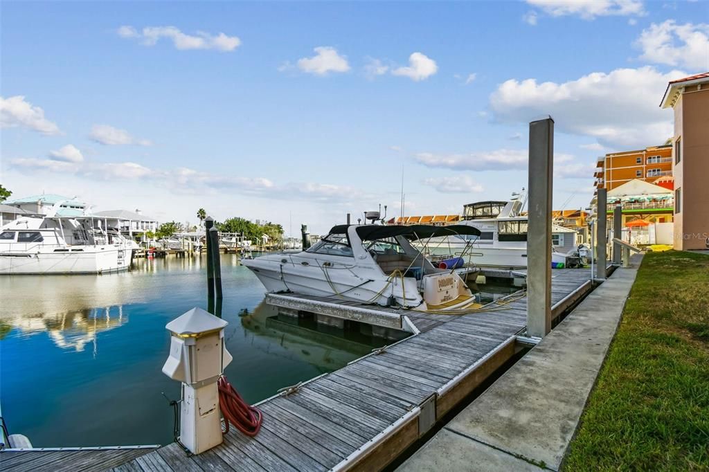 For Sale: $492,000 (2 beds, 1 baths, 770 Square Feet)