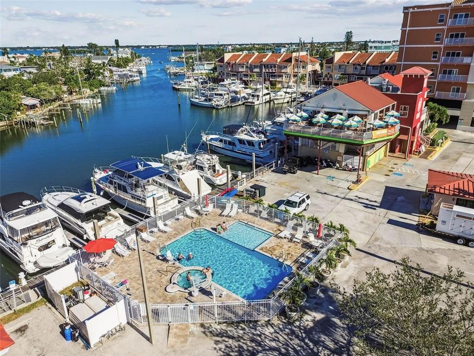 For Sale: $492,000 (2 beds, 1 baths, 770 Square Feet)