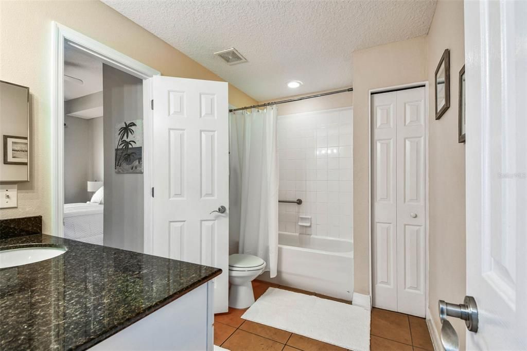 For Sale: $492,000 (2 beds, 1 baths, 770 Square Feet)