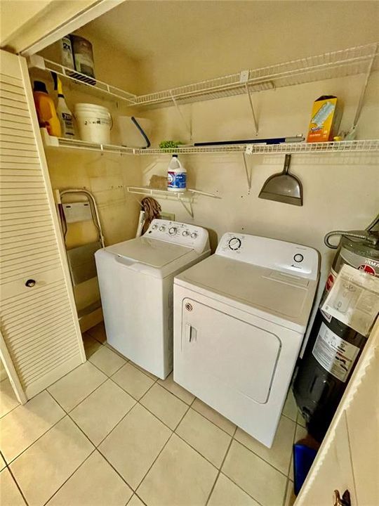 En Venta: $229,900 (2 camas, 2 baños, 1317 Pies cuadrados)