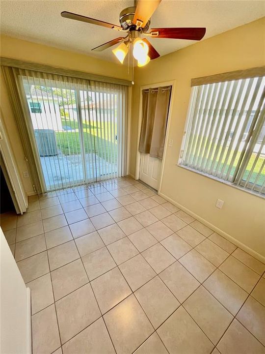 En Venta: $229,900 (2 camas, 2 baños, 1317 Pies cuadrados)